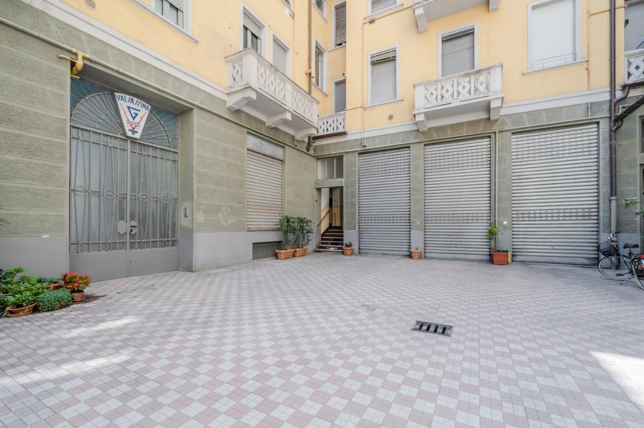 Lovely Apartment In Milano-Porta Romana W/ Balcony Exterior photo